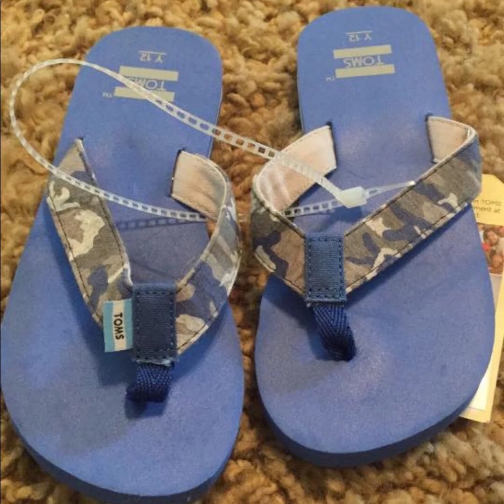 Brand New KIDS TOMS Flip Flops Sz 12